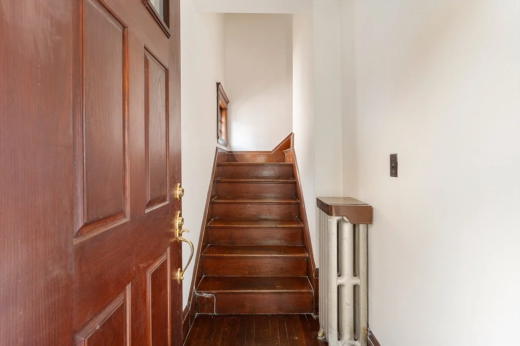 3 bed, 1 bath apartment for rent at 29-31 Chatham St Unit 2, Harvard Square — photo 22 of 24