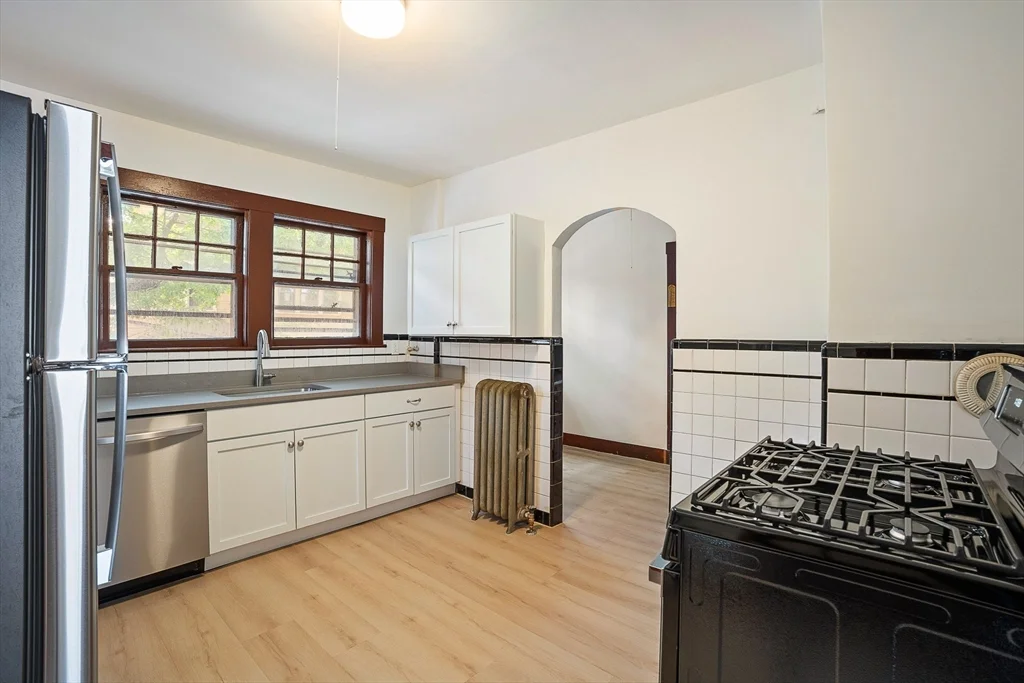 3 bed, 1 bath apartment for rent at 29-31 Chatham St Unit 2, Harvard Square — photo 15 of 24