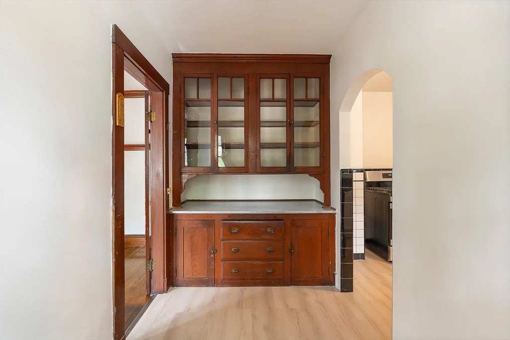 3 bed, 1 bath apartment for rent at 29-31 Chatham St Unit 2, Harvard Square — photo 10 of 24