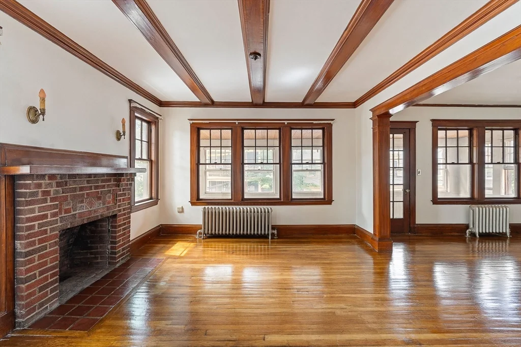 3 bed, 1 bath apartment for rent at 29-31 Chatham St Unit 2, Harvard Square — photo 4 of 24
