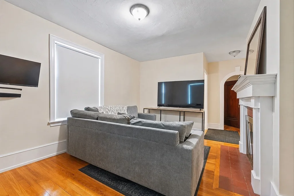1 bed, 1 bath apartment for rent at 29-31 Rockrimmon Rd Unit 1R, Tatnuck — photo 11 of 11