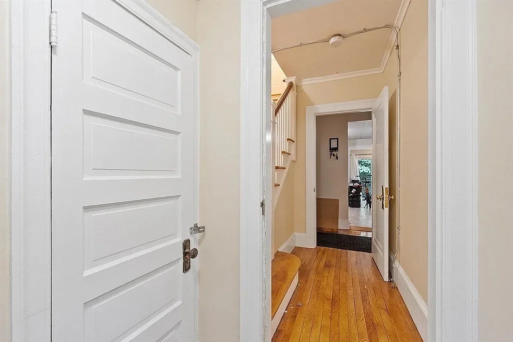 1 bed, 1 bath apartment for rent at 29-31 Rockrimmon Rd Unit 1R, Tatnuck — photo 4 of 11