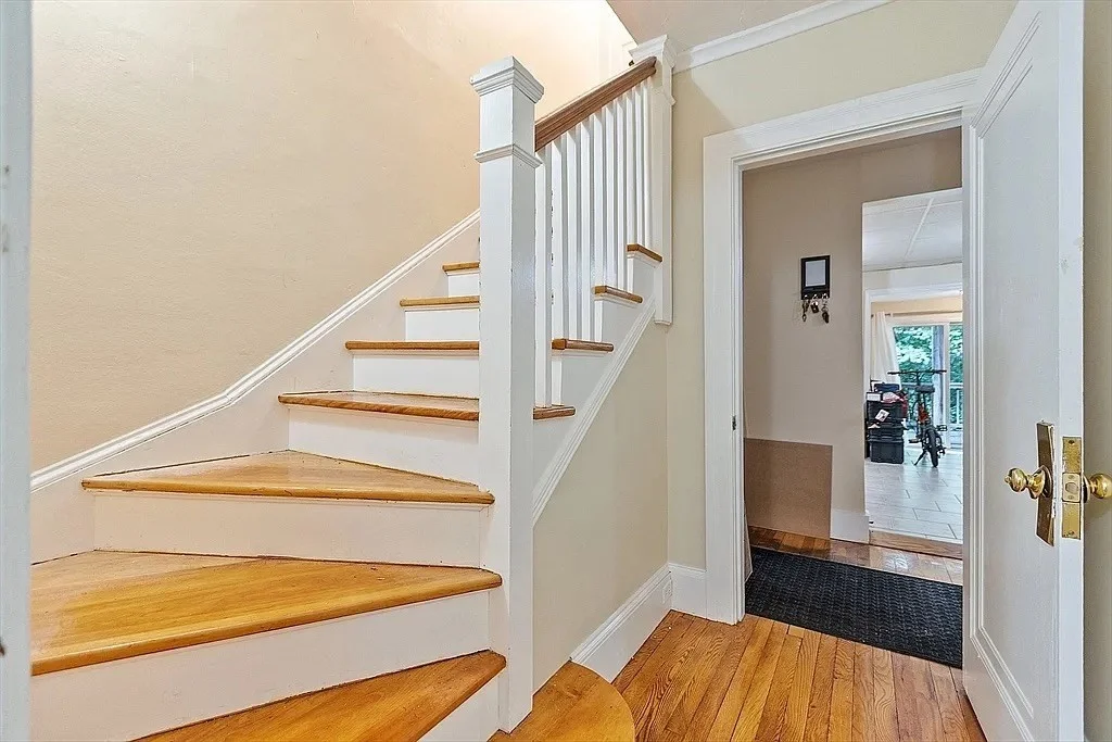 1 bed, 1 bath apartment for rent at 29-31 Rockrimmon Rd Unit 1R, Tatnuck — photo 5 of 11