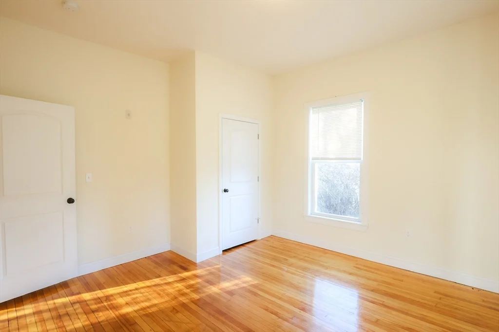 3 bed, 1 bath apartment for rent at 29-33 Highland Ave Unit 3, Fitchburg — photo 17 of 19