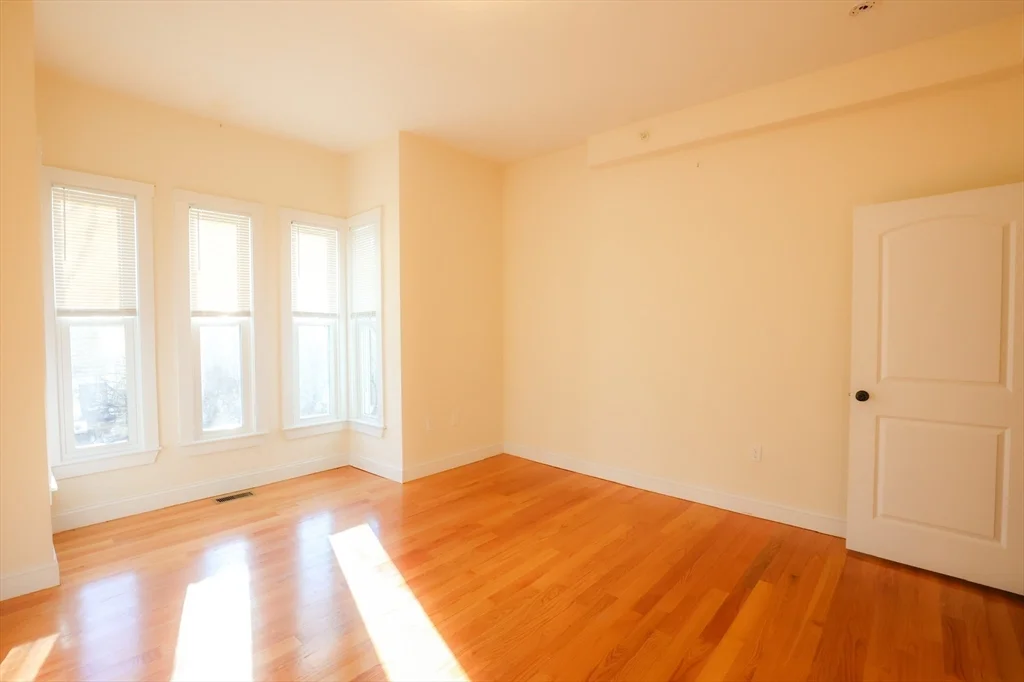 3 bed, 1 bath apartment for rent at 29-33 Highland Ave Unit 3, Fitchburg — photo 12 of 19