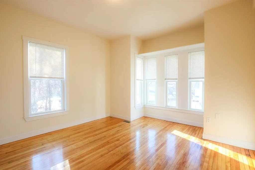 3 bed, 1 bath apartment for rent at 29-33 Highland Ave Unit 3, Fitchburg — photo 10 of 19