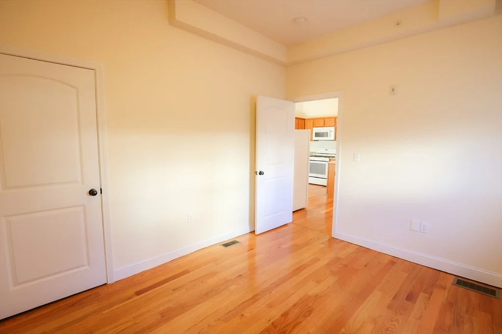 3 bed, 1 bath apartment for rent at 29-33 Highland Ave Unit 3, Fitchburg — photo 15 of 19