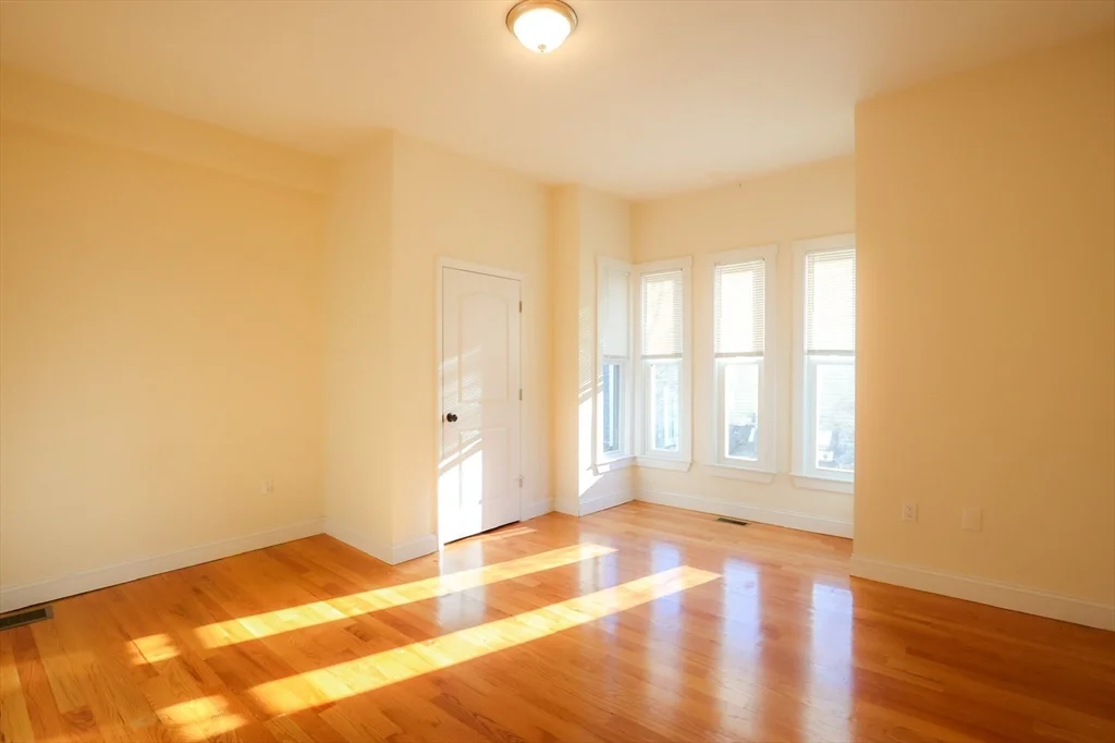 3 bed, 1 bath apartment for rent at 29-33 Highland Ave Unit 3, Fitchburg — photo 11 of 19