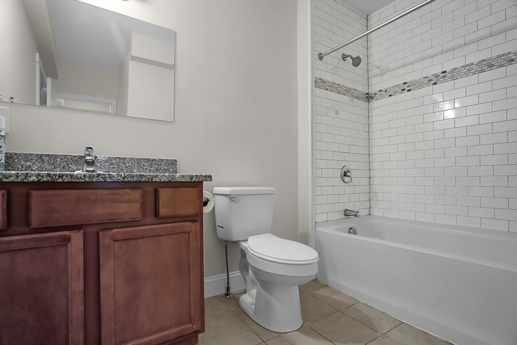 2 bed, 2 bath apartment for rent at 29-33 Highland Ave Unit 4, Fitchburg — photo 17 of 17