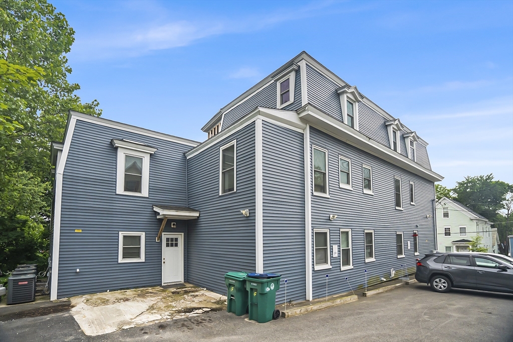 2 bed, 2 bath apartment for rent at 29-33 Highland Ave Unit 4, Fitchburg — photo 2 of 17