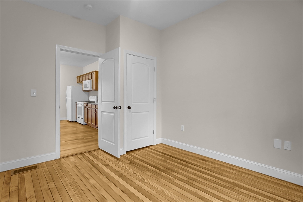 2 bed, 2 bath apartment for rent at 29-33 Highland Ave Unit 4, Fitchburg — photo 7 of 17