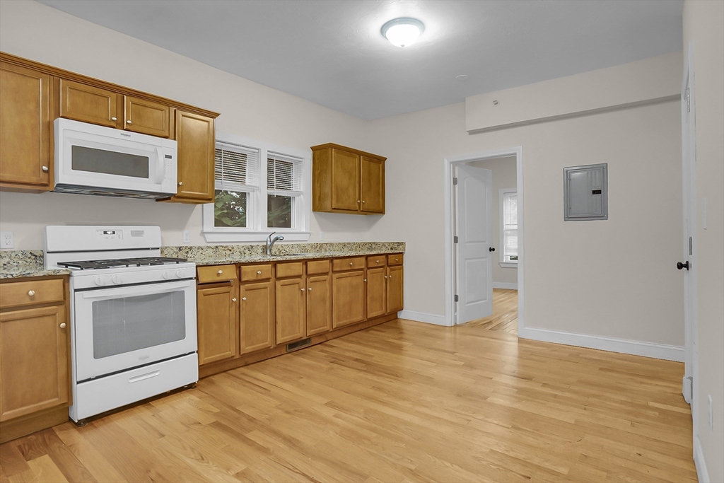 2 bed, 2 bath apartment for rent at 29-33 Highland Ave Unit 4, Fitchburg — photo 3 of 17