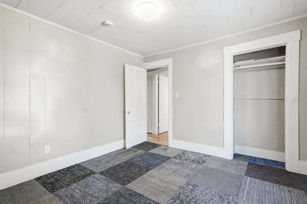 4 bed, 1 bath apartment for rent at 29 Allen St Unit 3, Gardner — photo 22 of 27