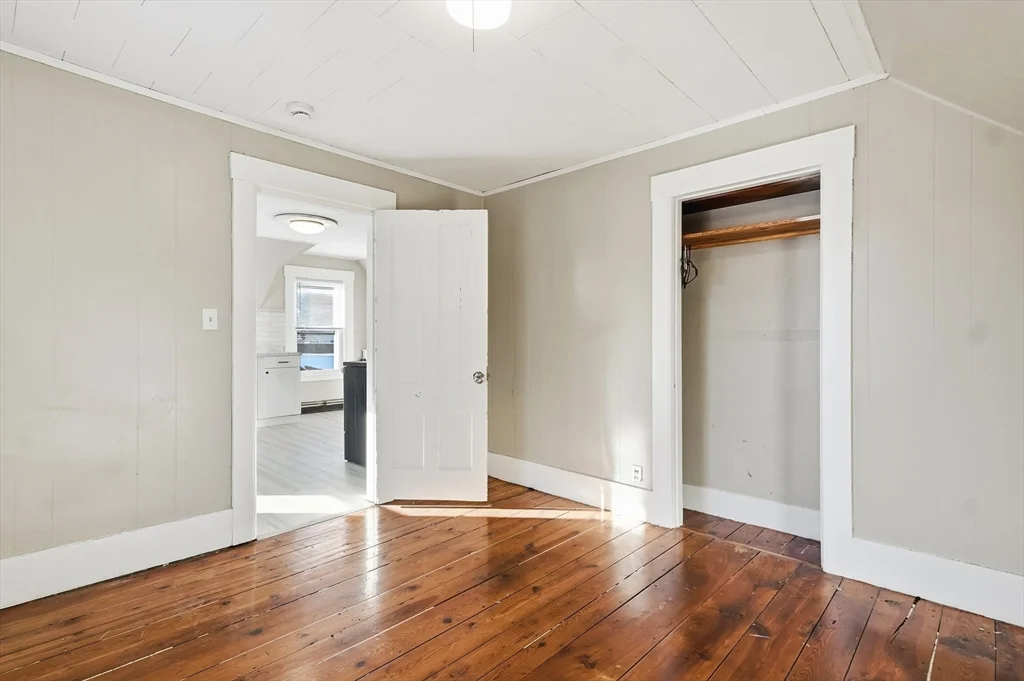 4 bed, 1 bath apartment for rent at 29 Allen St Unit 3, Gardner — photo 16 of 27