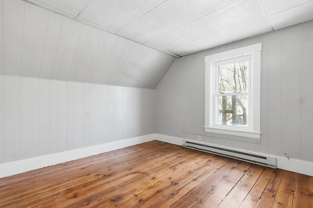 4 bed, 1 bath apartment for rent at 29 Allen St Unit 3, Gardner — photo 23 of 27