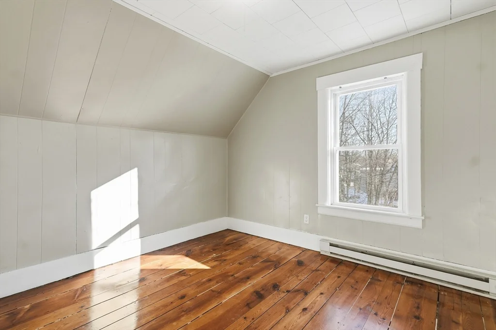 4 bed, 1 bath apartment for rent at 29 Allen St Unit 3, Gardner — photo 14 of 27