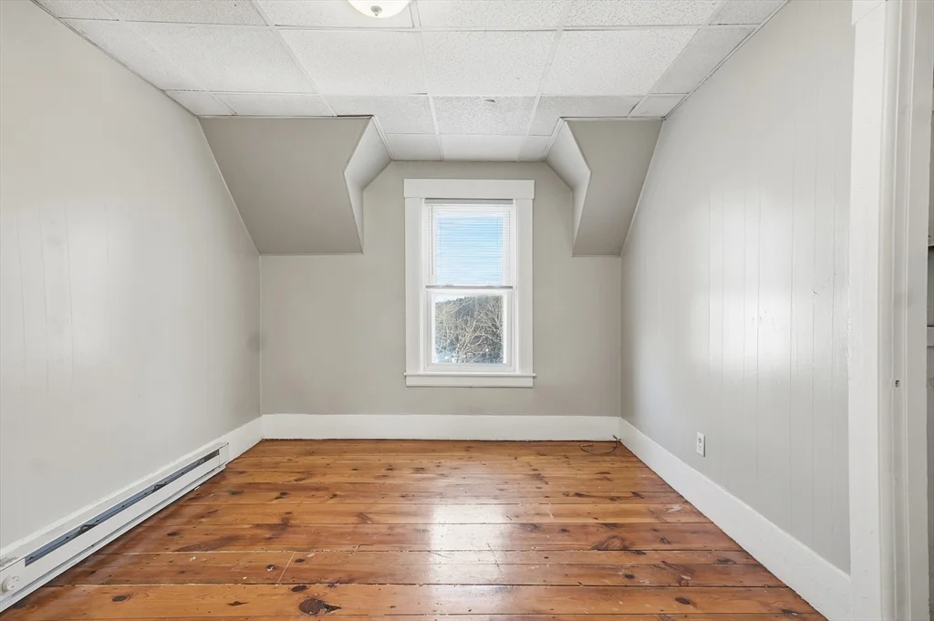 4 bed, 1 bath apartment for rent at 29 Allen St Unit 3, Gardner — photo 17 of 27