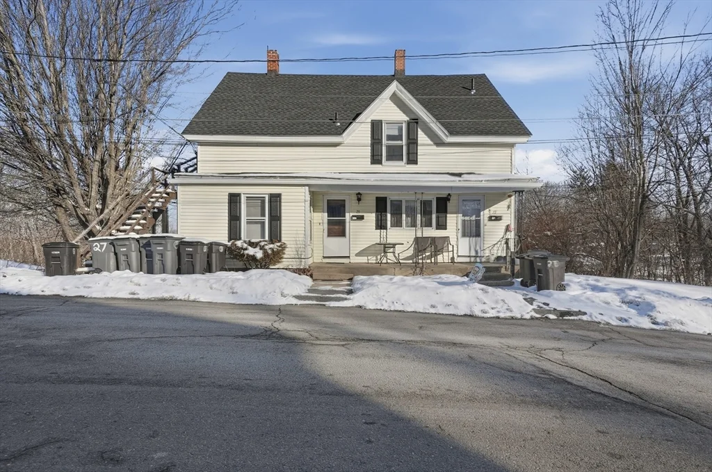 4 bed, 1 bath apartment for rent at 29 Allen St Unit 3, Gardner — photo 2 of 27