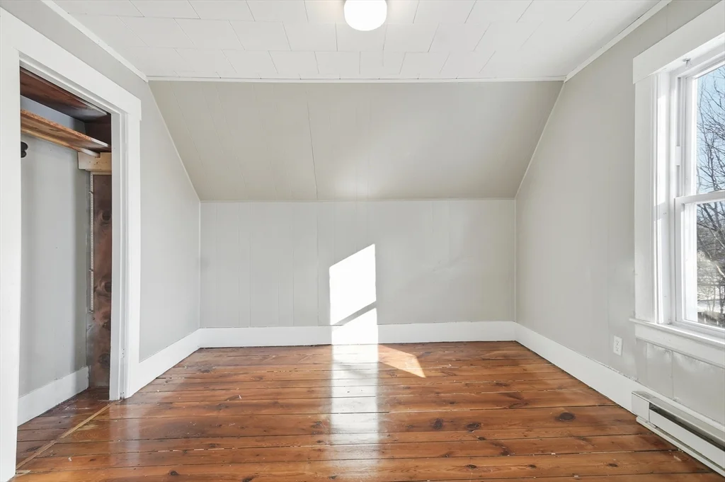 4 bed, 1 bath apartment for rent at 29 Allen St Unit 3, Gardner — photo 13 of 27