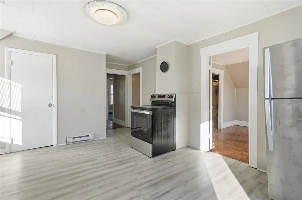 4 bed, 1 bath apartment for rent at 29 Allen St Unit 3, Gardner — photo 7 of 27