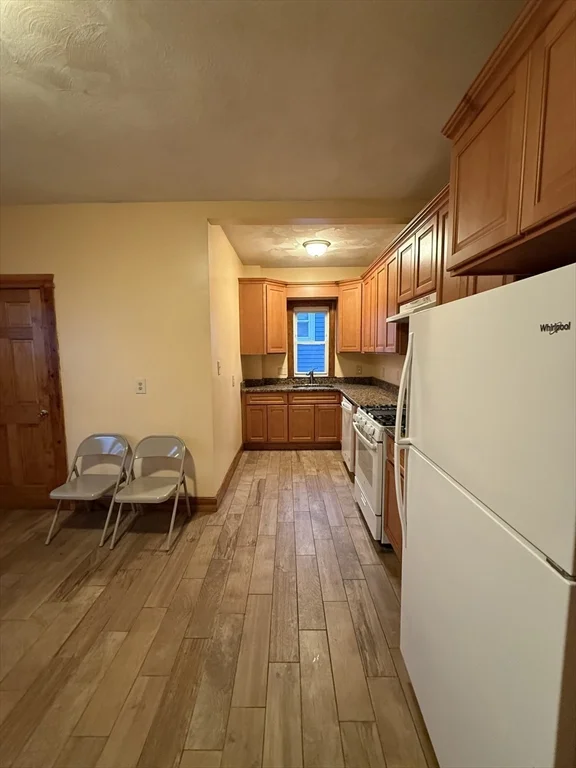 4 bed, 1 bath apartment for rent at 29 Almont St Unit 2, Mattapan — photo 7 of 20