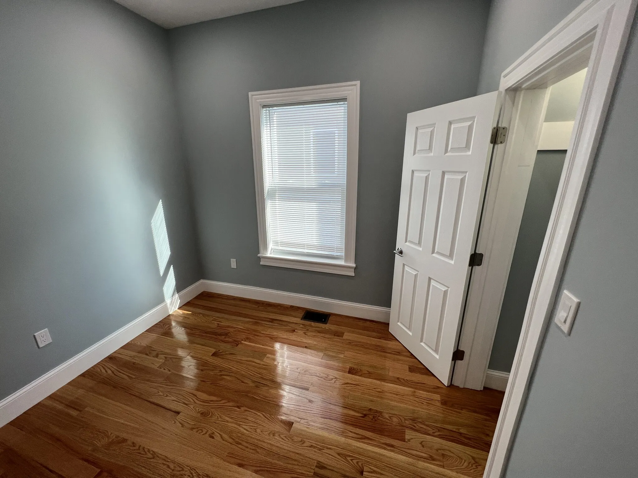 3 bed, 2 bath apartment for rent at 29 Alpine St Unit 1, Powder House Square — photo 31 of 33