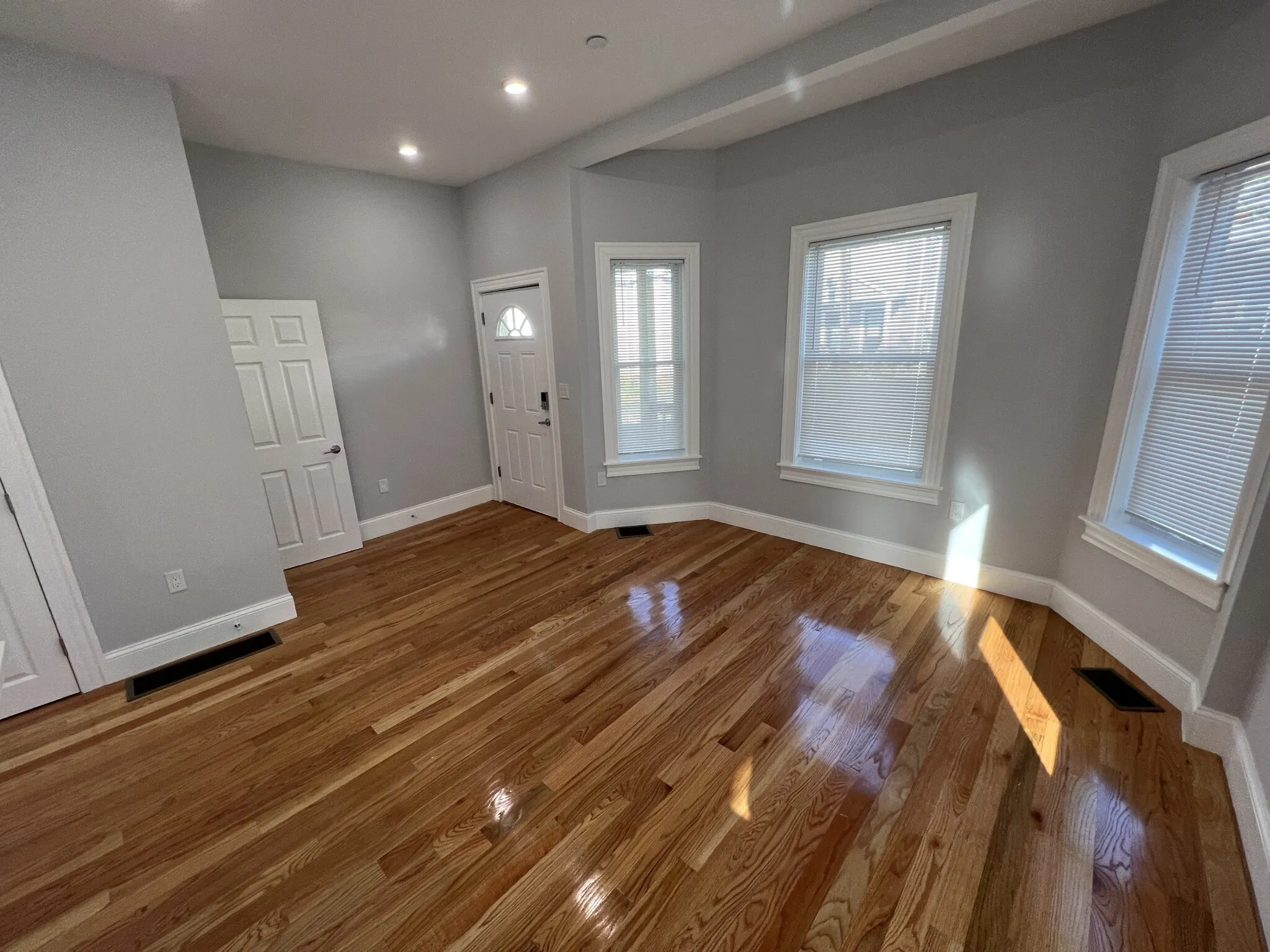 3 bed, 2 bath apartment for rent at 29 Alpine St Unit 1, Powder House Square — photo 10 of 33