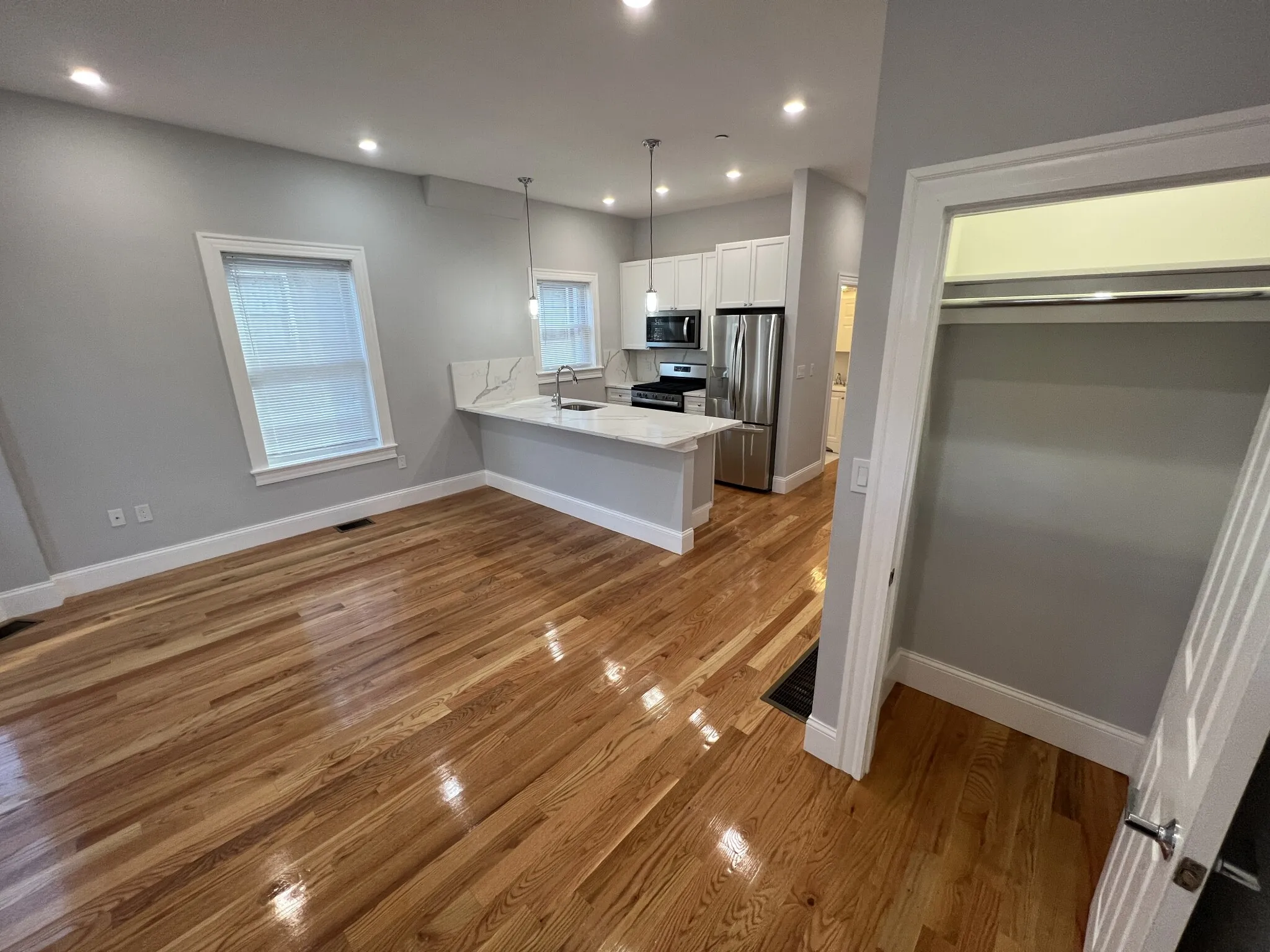 3 bed, 2 bath apartment for rent at 29 Alpine St Unit 1, Powder House Square — photo 2 of 33