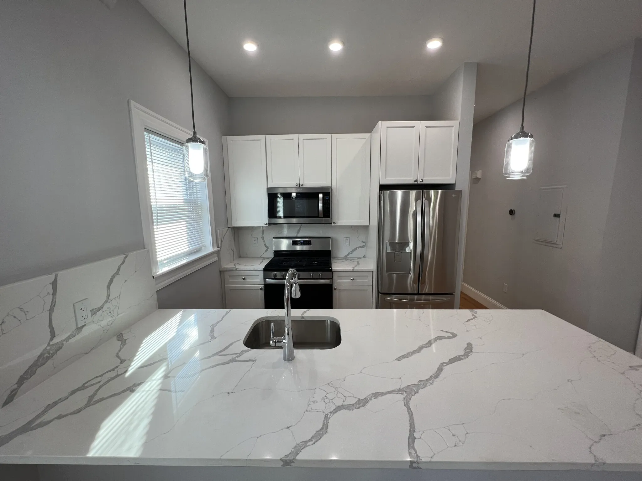 3 bed, 2 bath apartment for rent at 29 Alpine St Unit 1, Powder House Square — photo 5 of 33