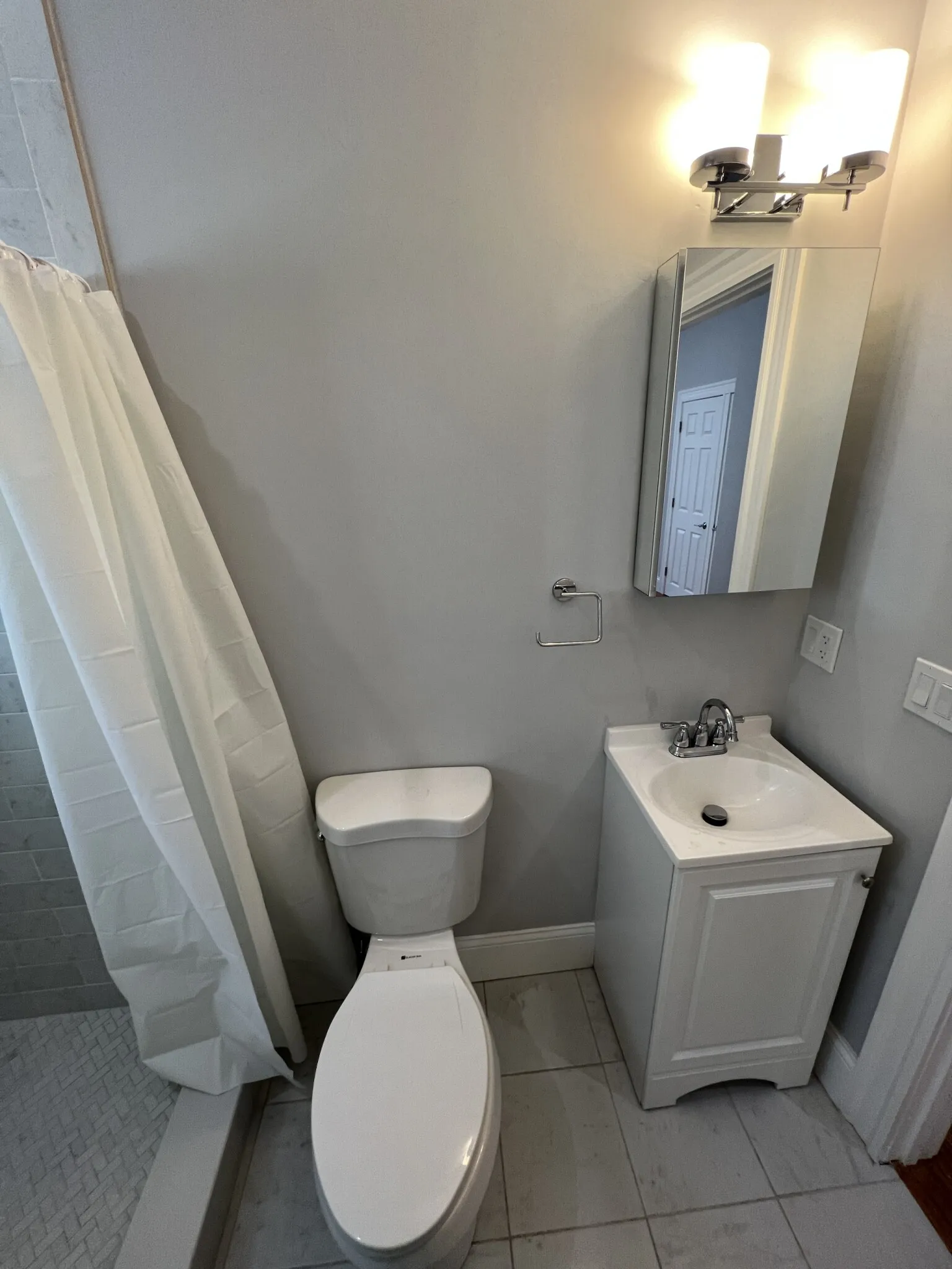 3 bed, 2 bath apartment for rent at 29 Alpine St Unit 1, Powder House Square — photo 15 of 33