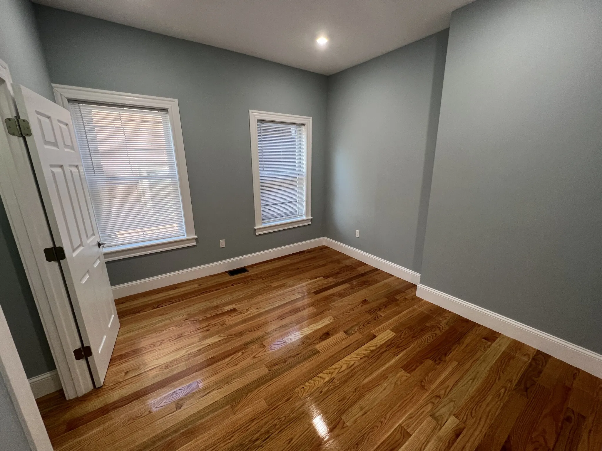 3 bed, 2 bath apartment for rent at 29 Alpine St Unit 1, Powder House Square — photo 18 of 33