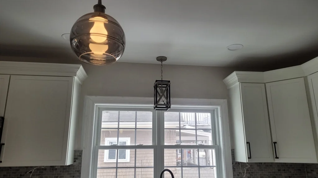 4 bed, 2 bath apartment for rent at 29 Amaranth Ave Unit 1, Medford — photo 3 of 38