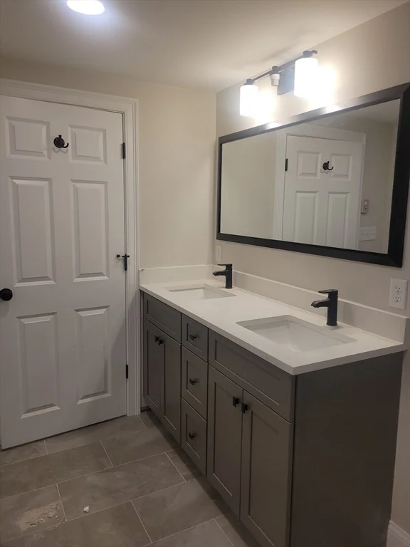 4 bed, 2 bath apartment for rent at 29 Amaranth Ave Unit 1, Medford — photo 14 of 38