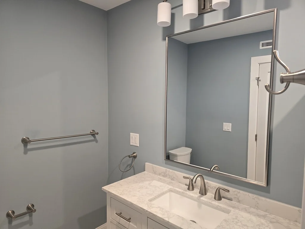 3 bed, 1 bath apartment for rent at 29 Appleton St Unit 2, Arlington Heights — photo 18 of 23