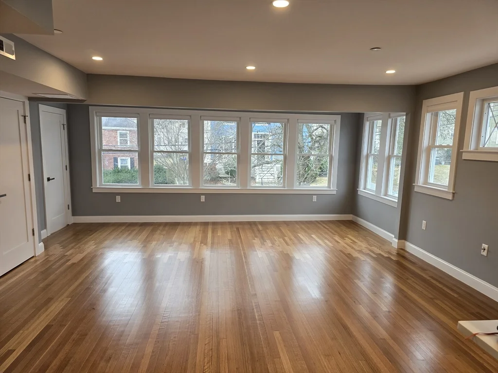 3 bed, 1 bath apartment for rent at 29 Appleton St Unit 2, Arlington Heights — photo 5 of 25