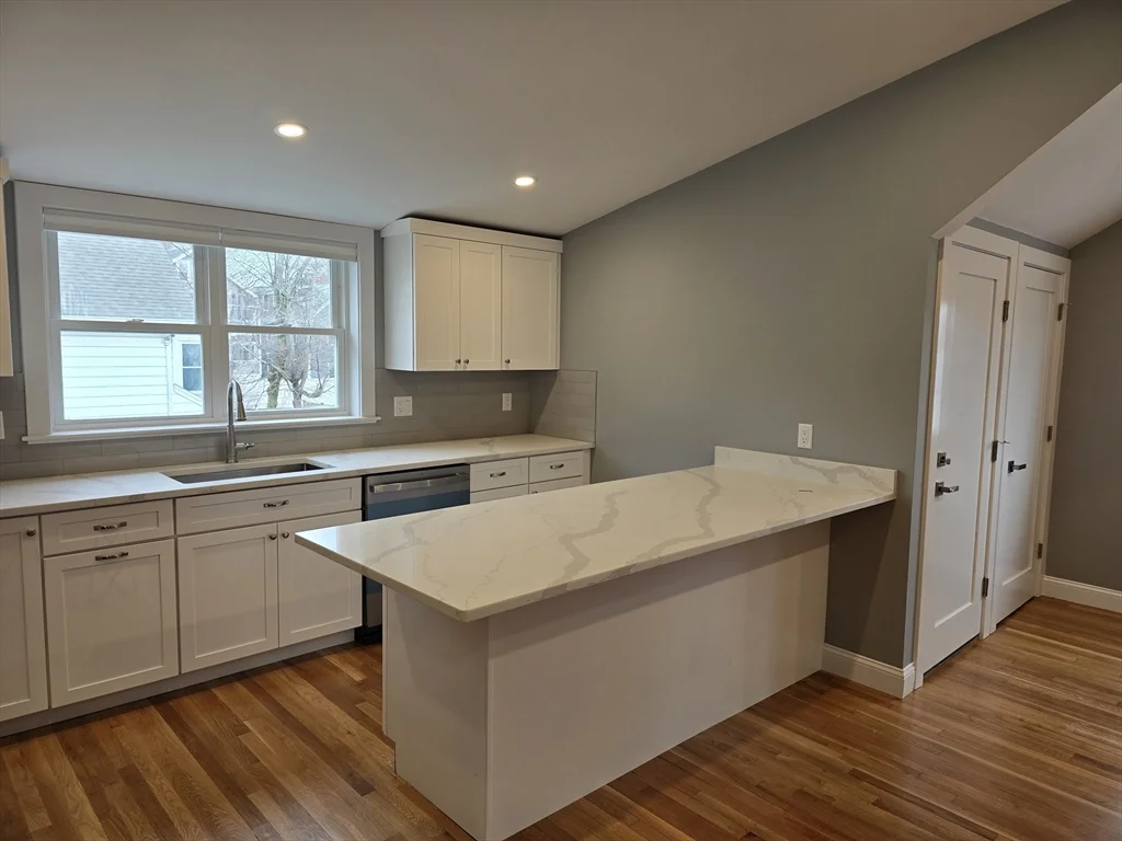 2 bed, 1 bath apartment for rent at 29 Appleton St Unit 3, Arlington Heights — photo 5 of 12