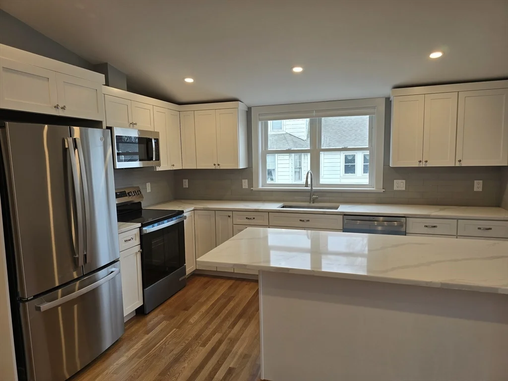 2 bed, 1 bath apartment for rent at 29 Appleton St Unit 3, Arlington Heights — photo 2 of 12