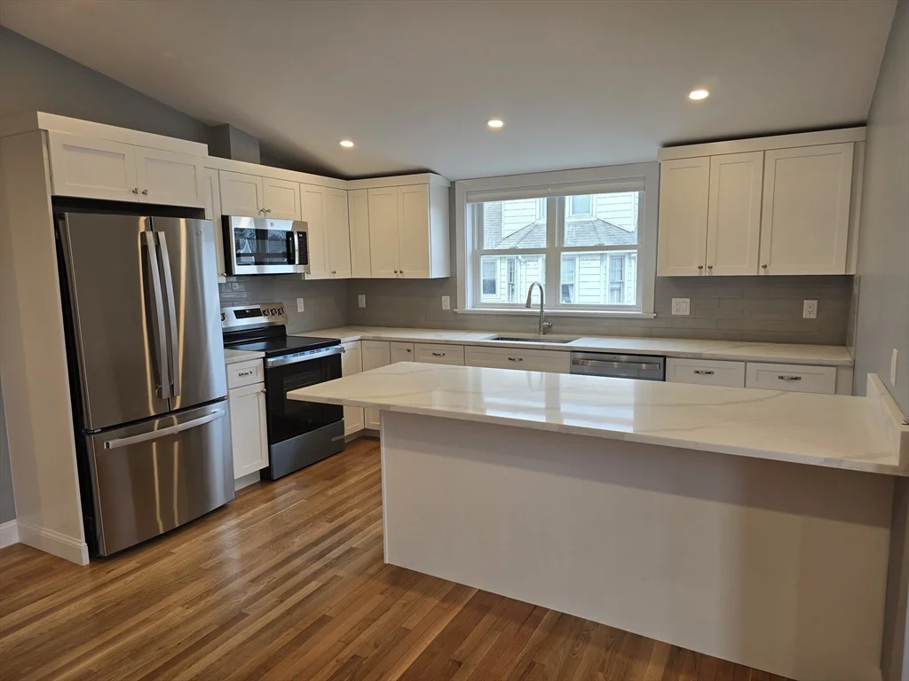 2 bed, 1 bath apartment for rent at 29 Appleton St Unit 3, Arlington Heights — photo 4 of 12