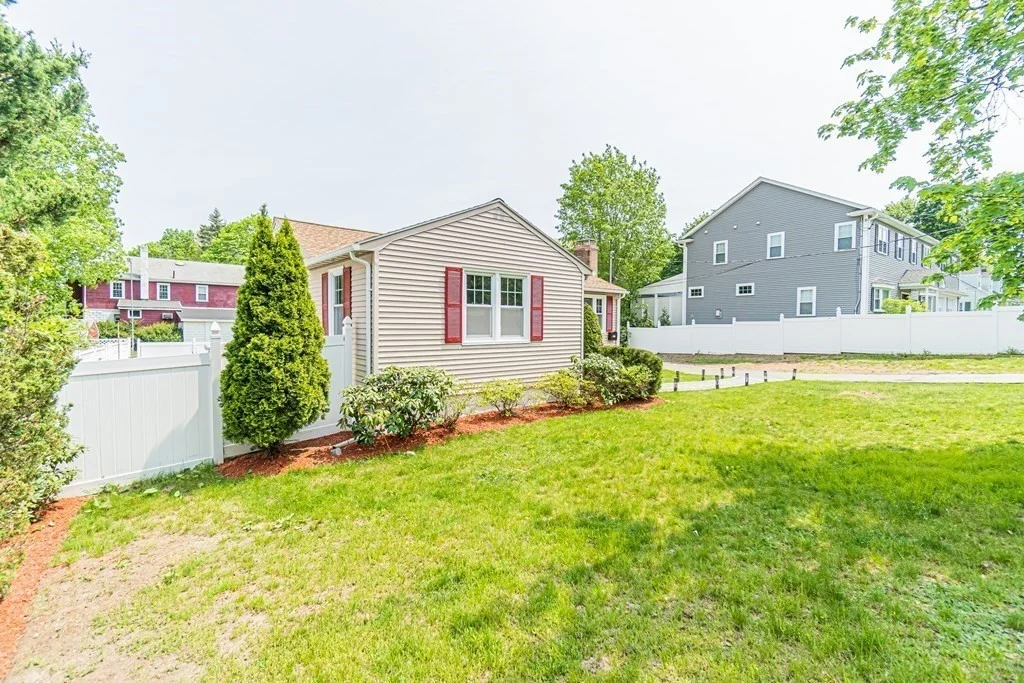 3 bed, 1 bath apartment for rent at 29 Banbury Ave Unit 1, Waltham — photo 41 of 41