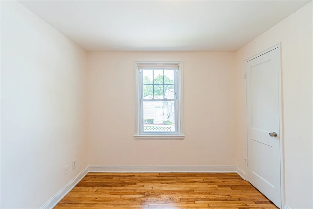 3 bed, 1 bath apartment for rent at 29 Banbury Ave, Waltham — photo 31 of 38