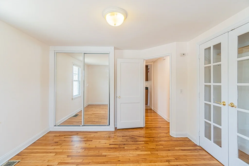 3 bed, 1 bath apartment for rent at 29 Banbury Ave, Waltham — photo 29 of 38