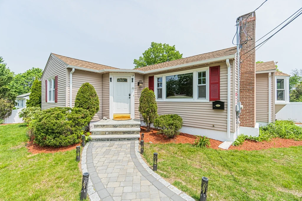 3 bed, 1 bath apartment for rent at 29 Banbury Ave, Waltham
