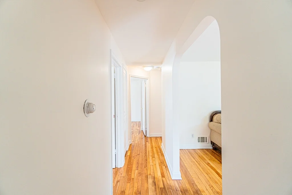 3 bed, 1 bath apartment for rent at 29 Banbury Ave, Waltham — photo 34 of 38