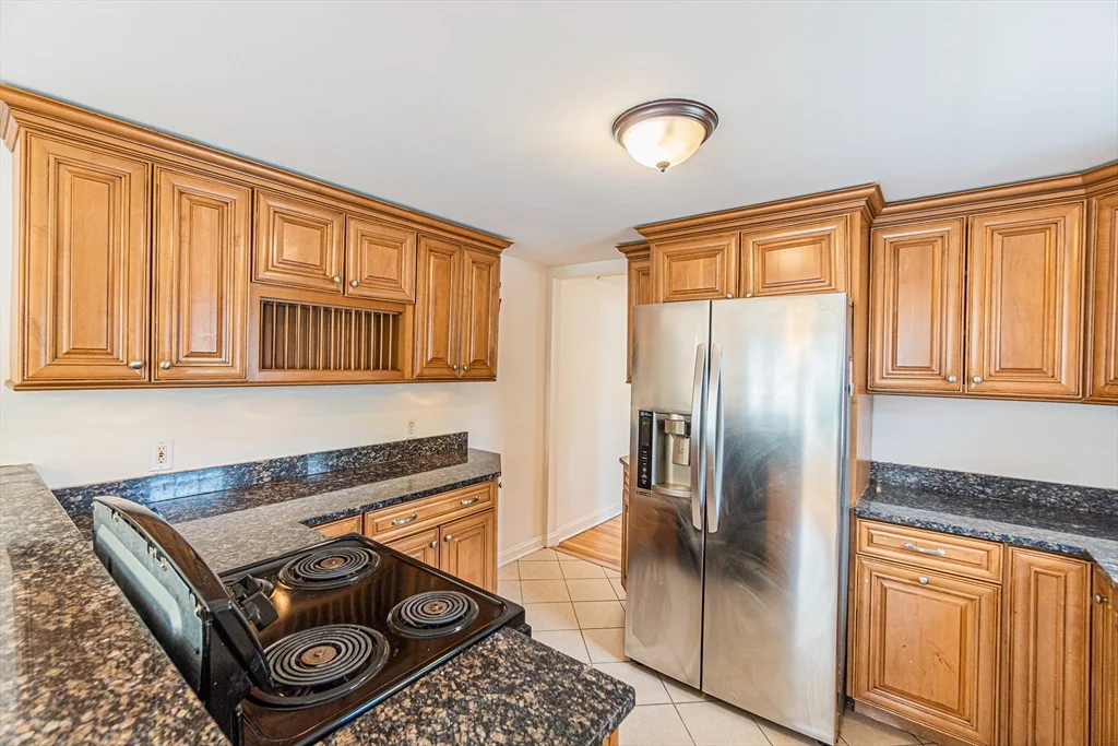 3 bed, 1 bath apartment for rent at 29 Banbury Ave, Waltham — photo 18 of 38