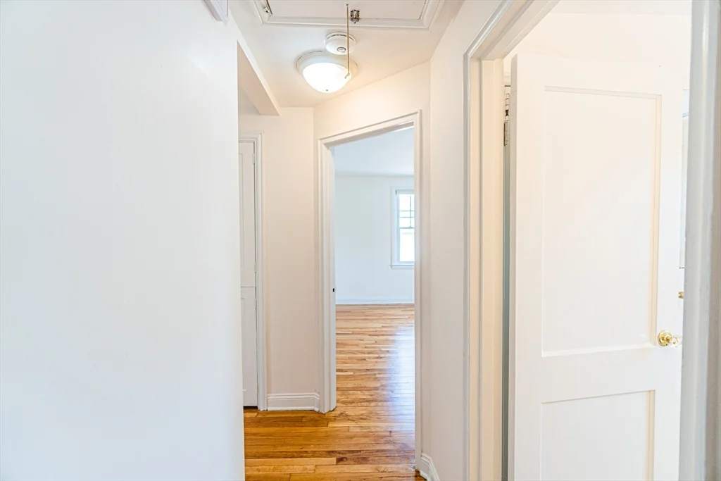 3 bed, 1 bath apartment for rent at 29 Banbury Ave, Waltham — photo 32 of 38