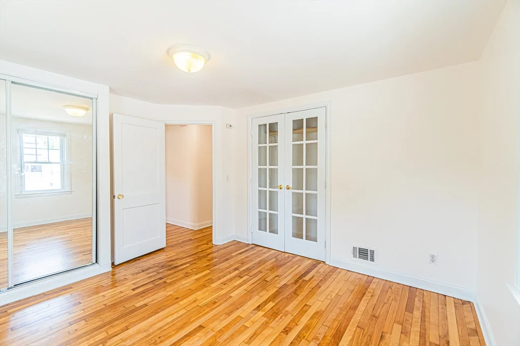 3 bed, 1 bath apartment for rent at 29 Banbury Ave, Waltham — photo 27 of 38