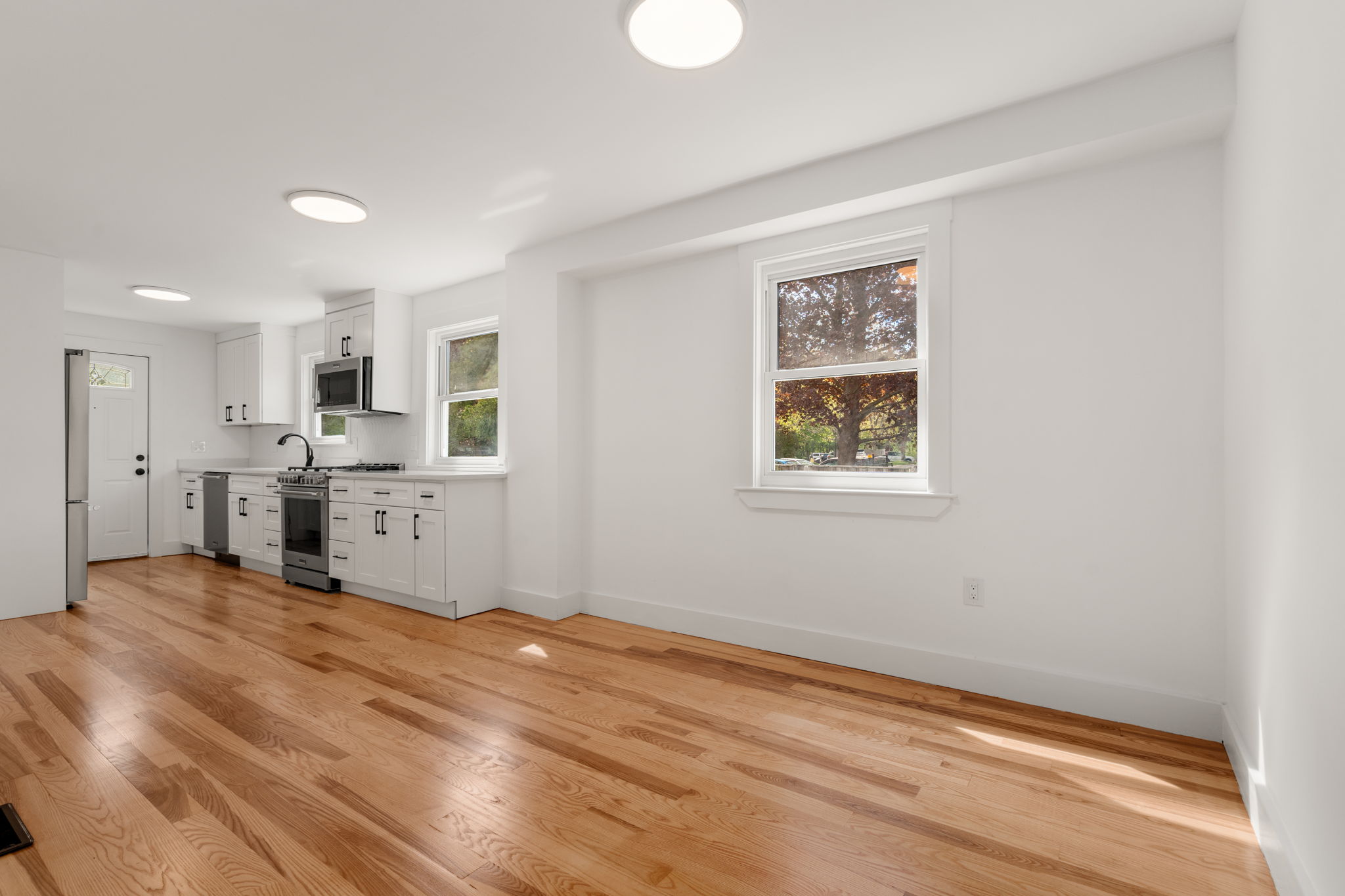 4 bed, 3 bath apartment for rent at 29 Beaconwood Rd Unit B, Newton Highlands — photo 47 of 56