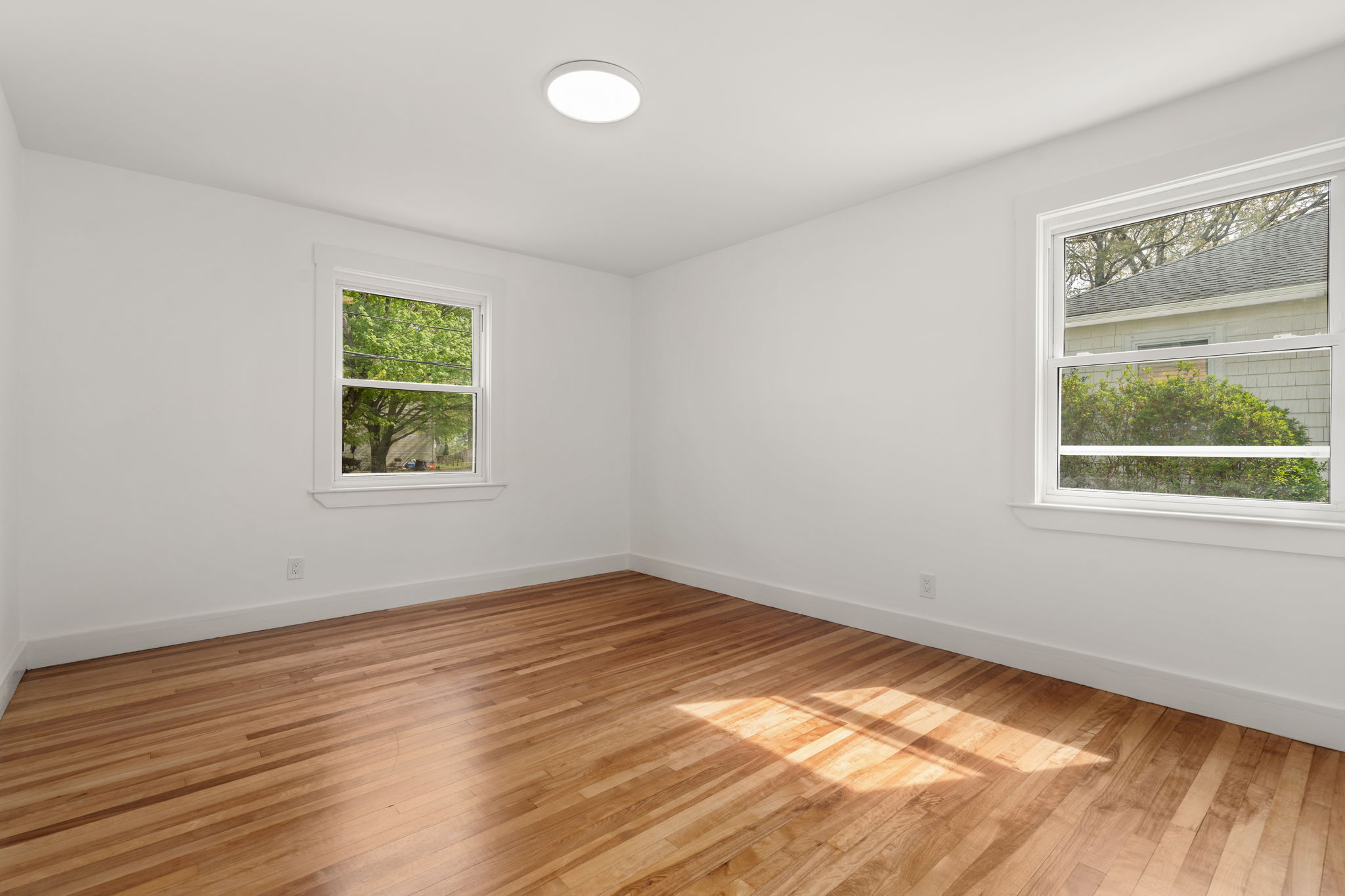 4 bed, 3 bath apartment for rent at 29 Beaconwood Rd Unit B, Newton Highlands — photo 14 of 56