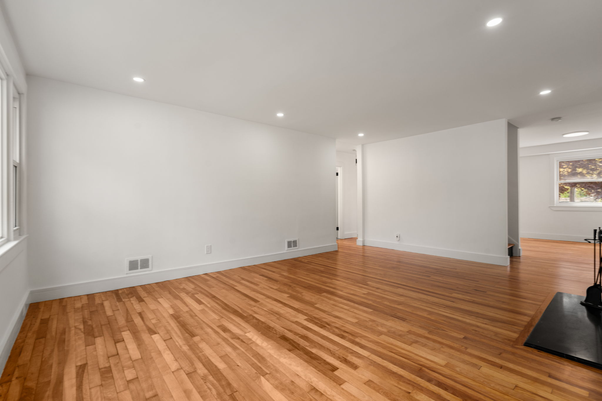 4 bed, 3 bath apartment for rent at 29 Beaconwood Rd Unit B, Newton Highlands — photo 41 of 56