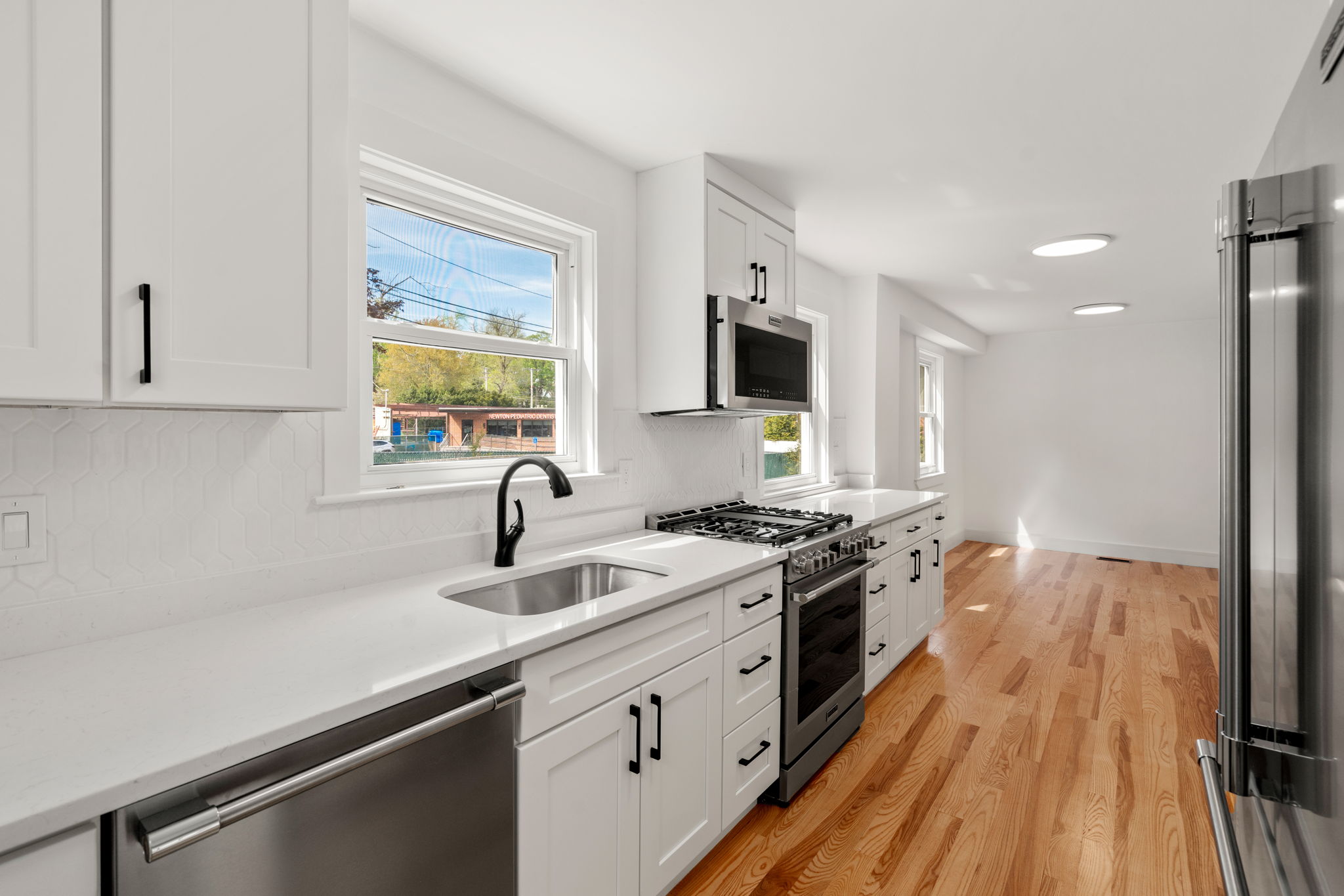 4 bed, 3 bath apartment for rent at 29 Beaconwood Rd Unit B, Newton Highlands — photo 12 of 56